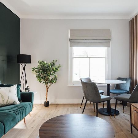 Appartement Stunning & Stylish 2 Bed Flat In West Londres Extérieur photo