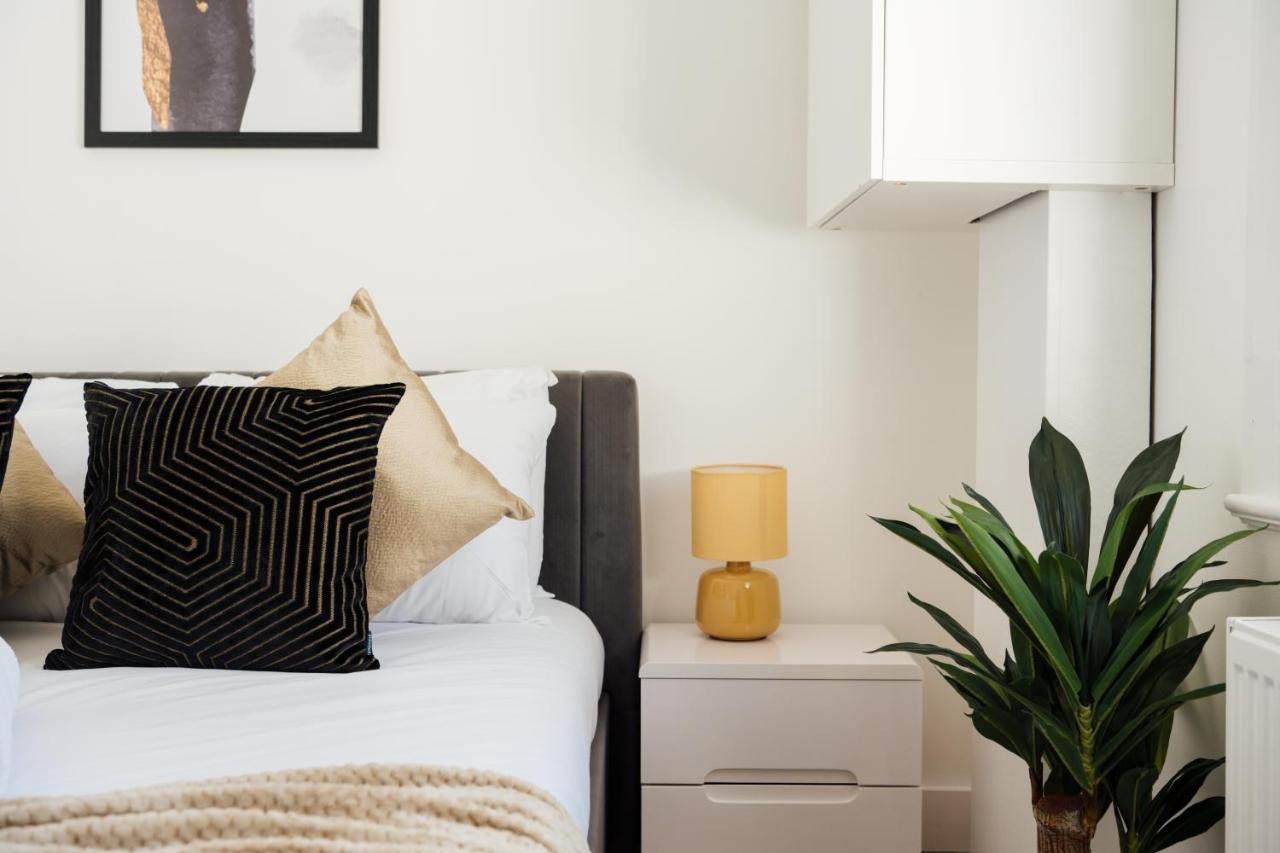 Appartement Stunning & Stylish 2 Bed Flat In West Londres Extérieur photo