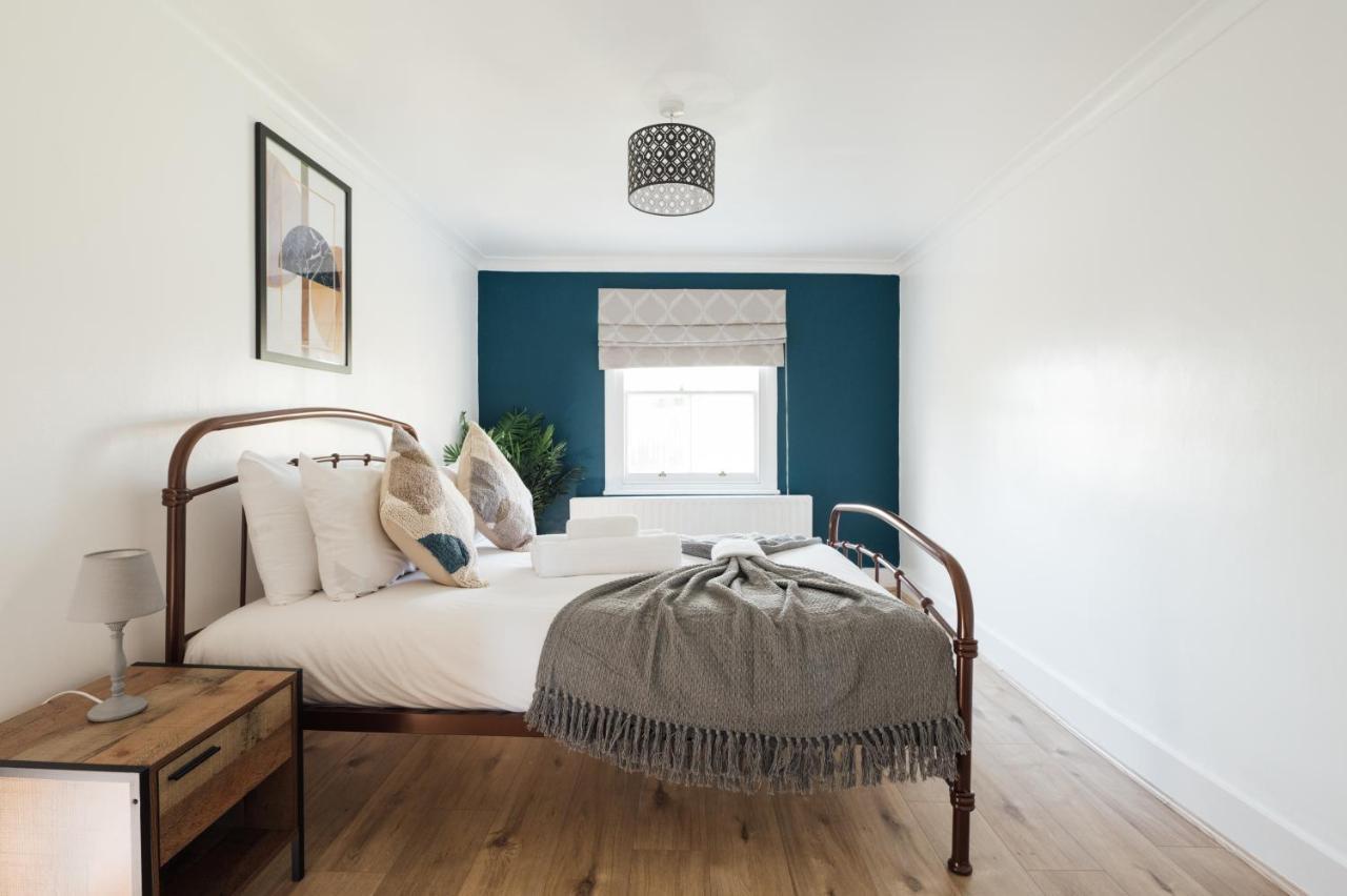 Appartement Stunning & Stylish 2 Bed Flat In West Londres Extérieur photo
