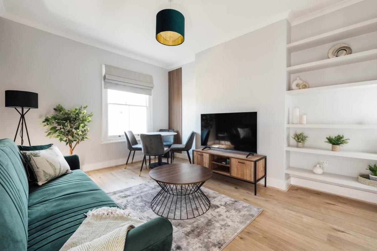 Appartement Stunning & Stylish 2 Bed Flat In West Londres Extérieur photo