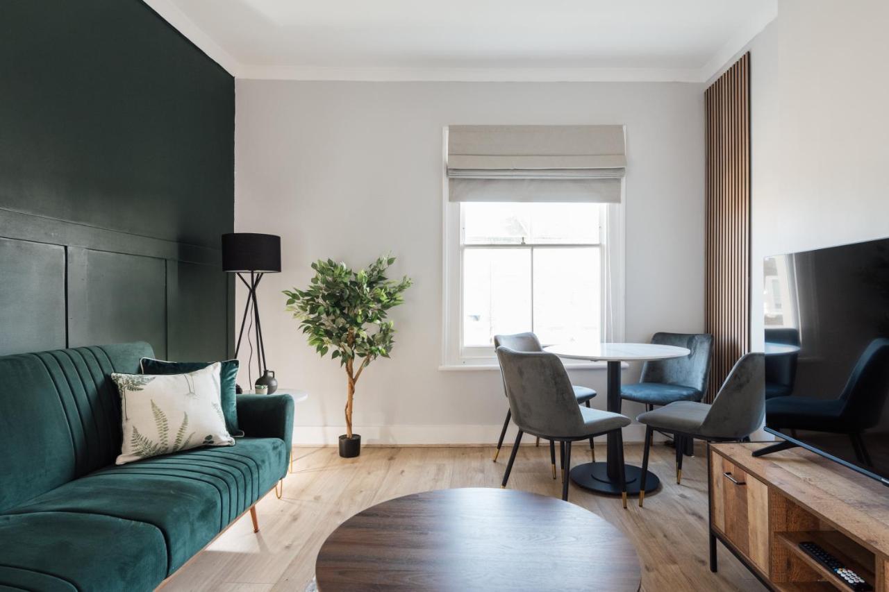 Appartement Stunning & Stylish 2 Bed Flat In West Londres Extérieur photo