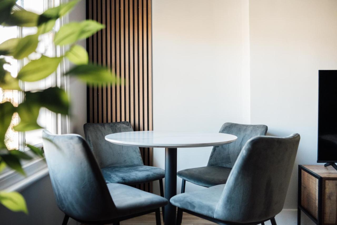 Appartement Stunning & Stylish 2 Bed Flat In West Londres Extérieur photo