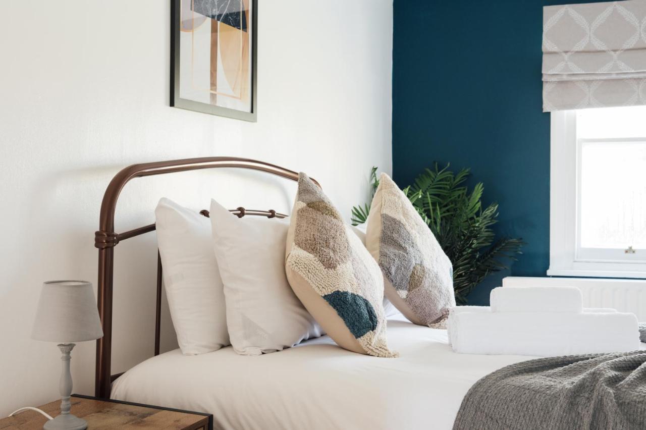 Appartement Stunning & Stylish 2 Bed Flat In West Londres Extérieur photo
