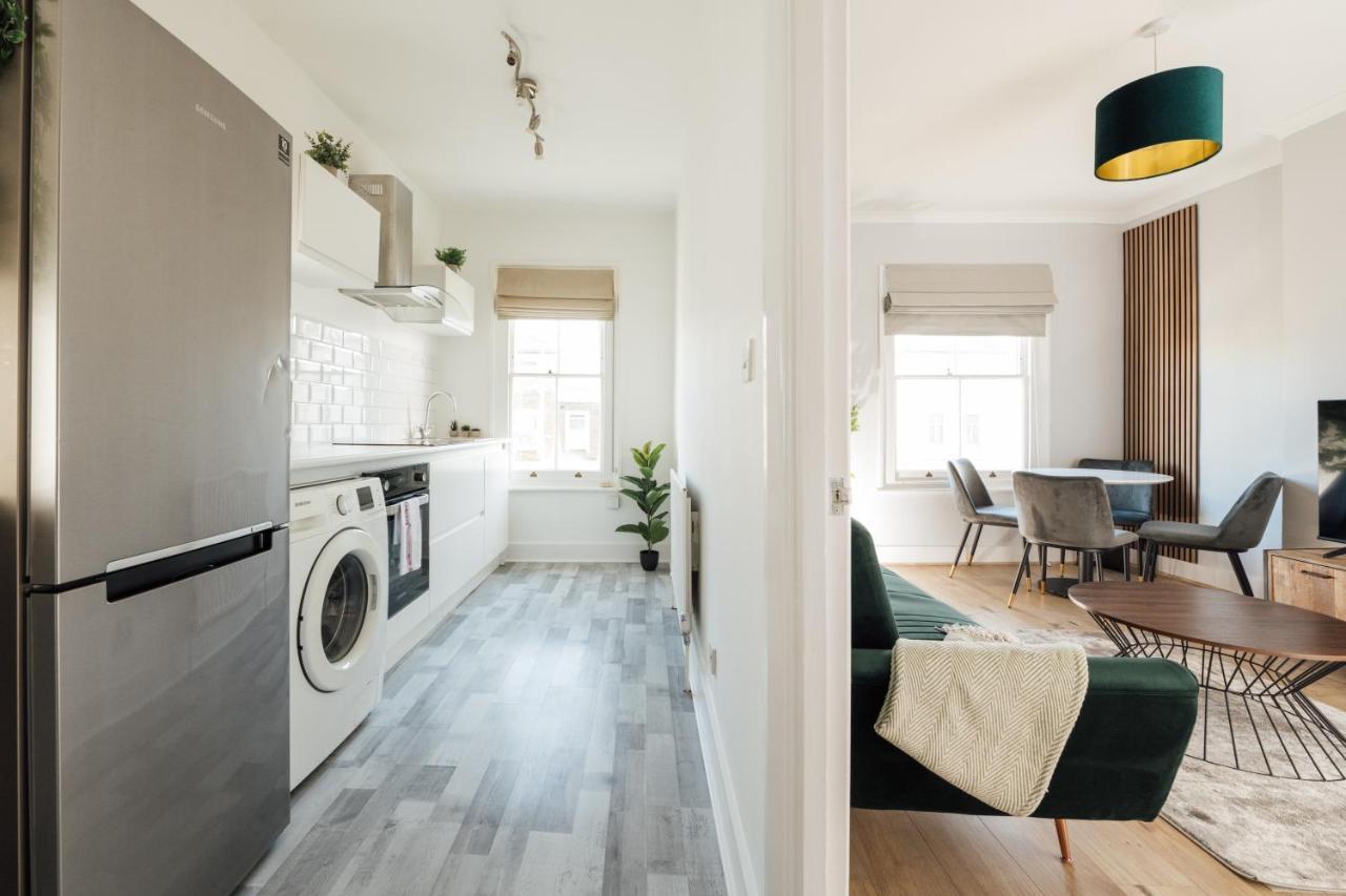 Appartement Stunning & Stylish 2 Bed Flat In West Londres Extérieur photo